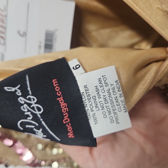 - NWT LONG SLEEVE EMBELLISHED ILLUSION EVENING GOWN Size 6 $ 798 - Picture 9 of 10